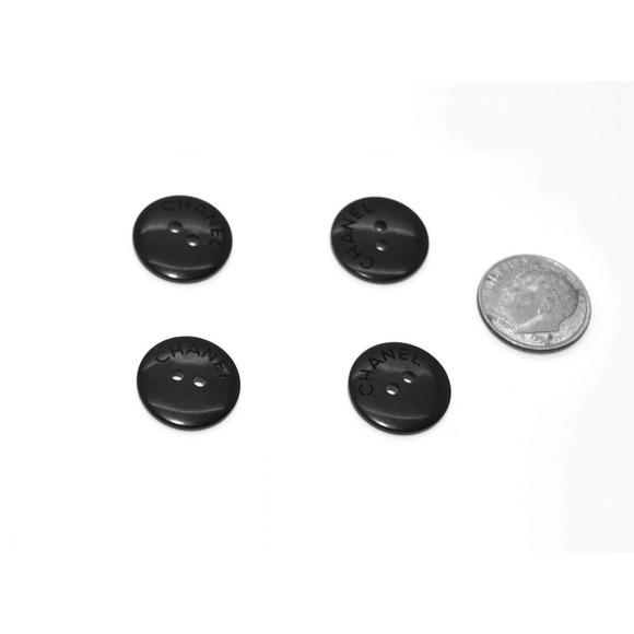 CHANEL Lot Of 4 Black Plastic Logo 16 mm 2 Hole Replacement Clothing Buttons - Picture 1 of 3